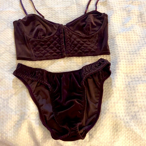 Vintage 90’s Velvet Bra & Panty set. - Picture 1 of 12